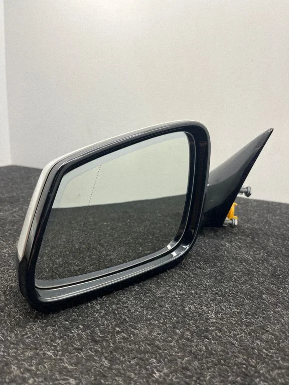 Front door electric wing mirror – front left