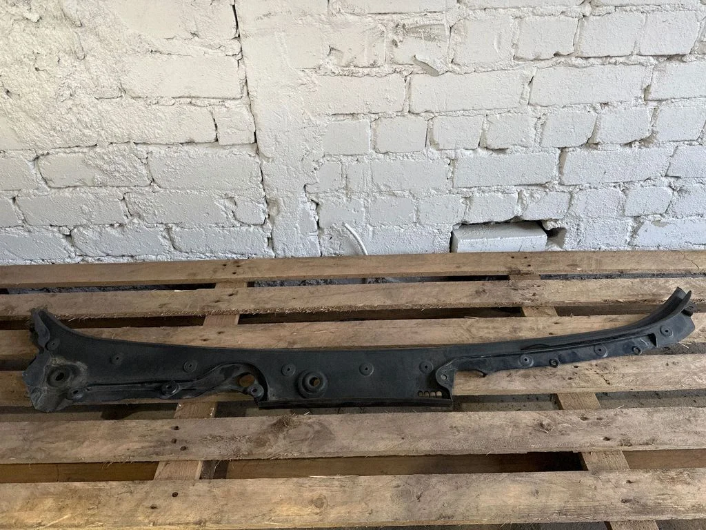 Wiper trim 7203125