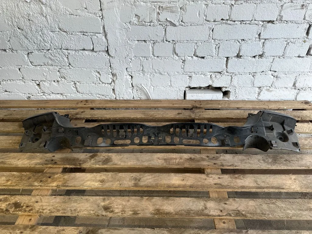 Rear bumper mounting bracket 7906292