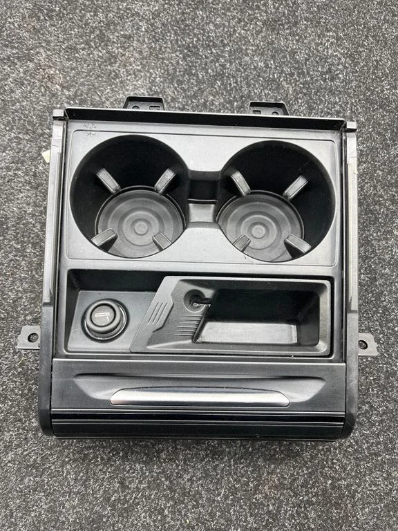 Uchwyt na kubki (przedni) – BMW X5 F15 (2013-2017)