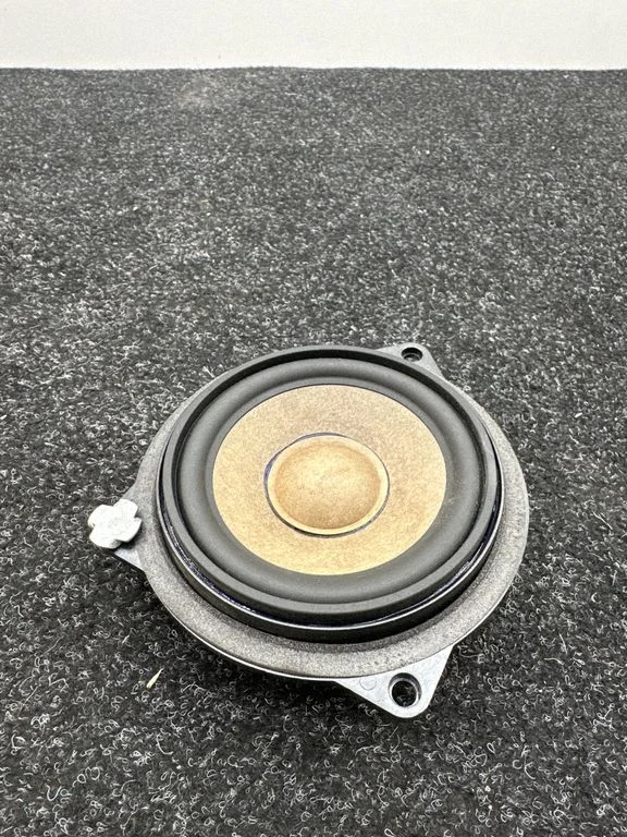 Front door speaker – BMW 6 Series F12 F13 (2010-2018)