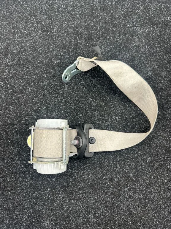 Rear seatbelt 726873403