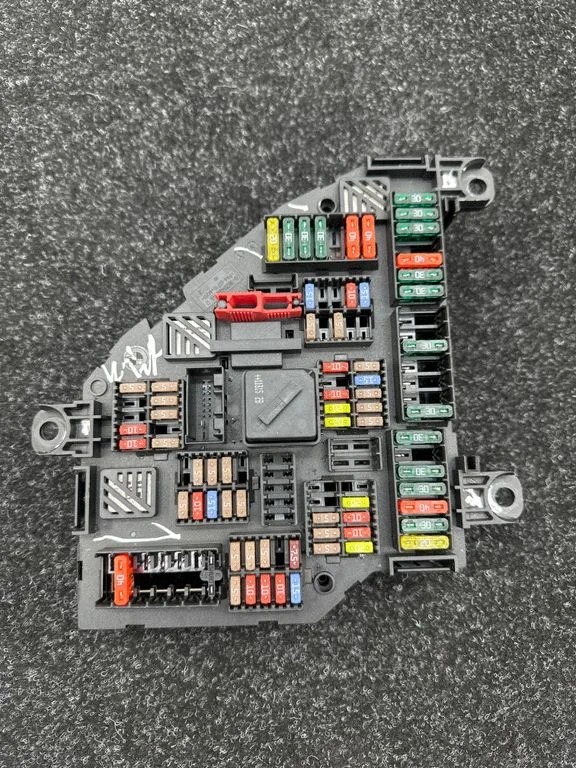 Fuse module – BMW 6 Series F12 F13 (2010-2018)