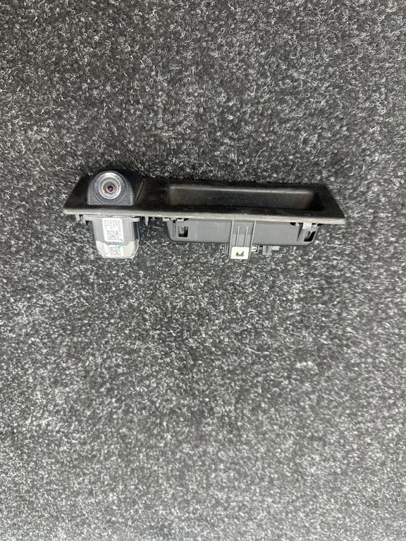 Reversing camera – BMW 5 Series F10 F11 (2009-2016)