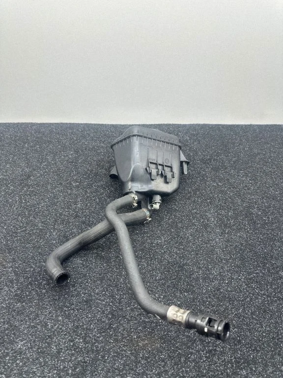 Power steering fluid tank/reservoir – BMW 5 Series F10 F11 (2009-2016)