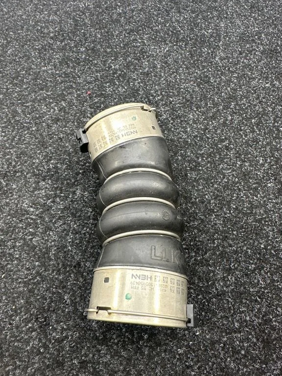 Intercooler hose/pipe 8513450