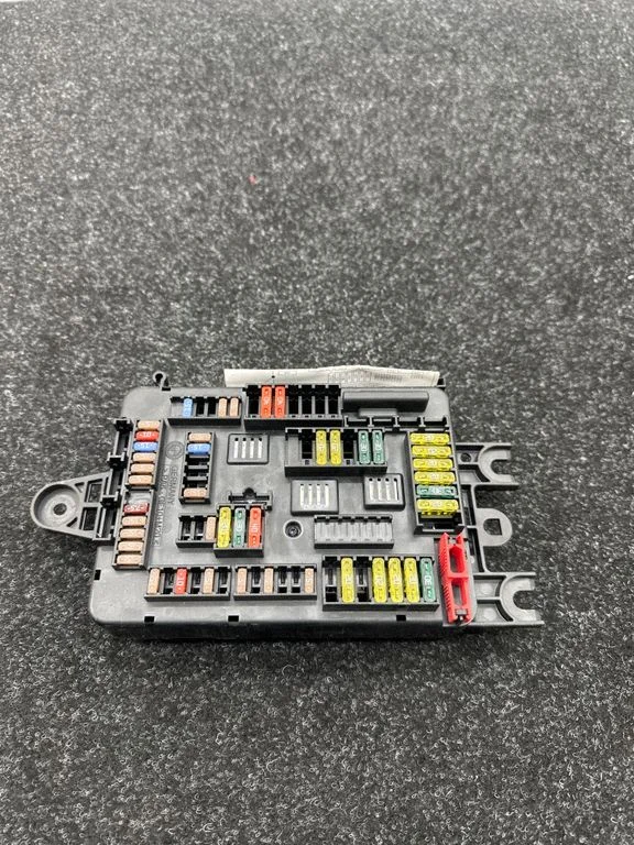 Fuse box set 9337880