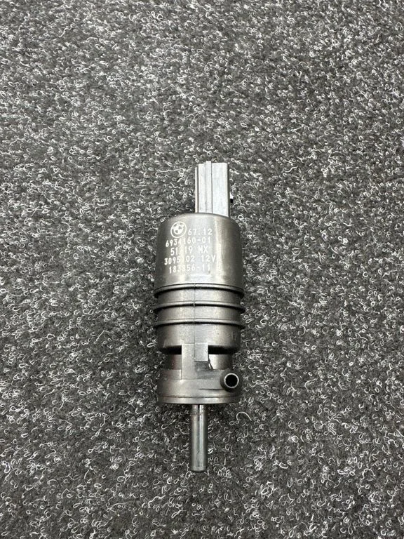 Windscreen/windshield washer pump 6934160