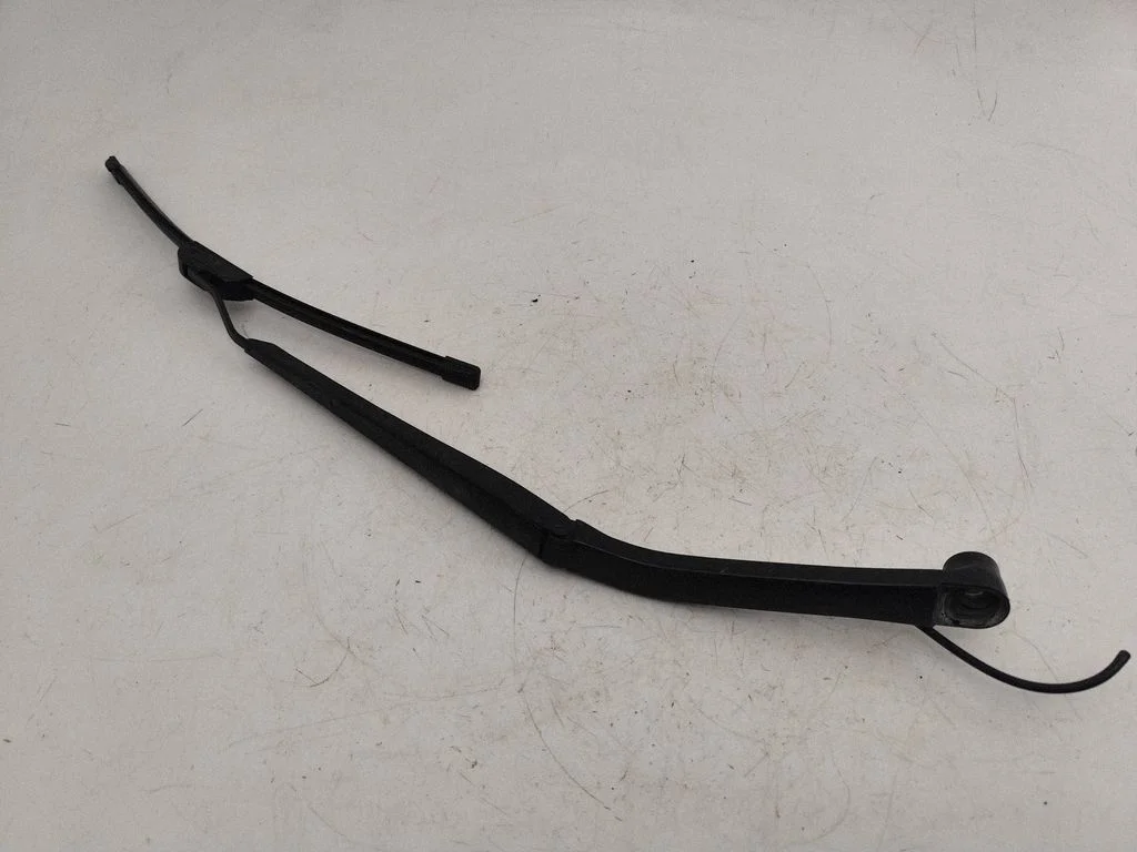 Front wiper blade arm 1680