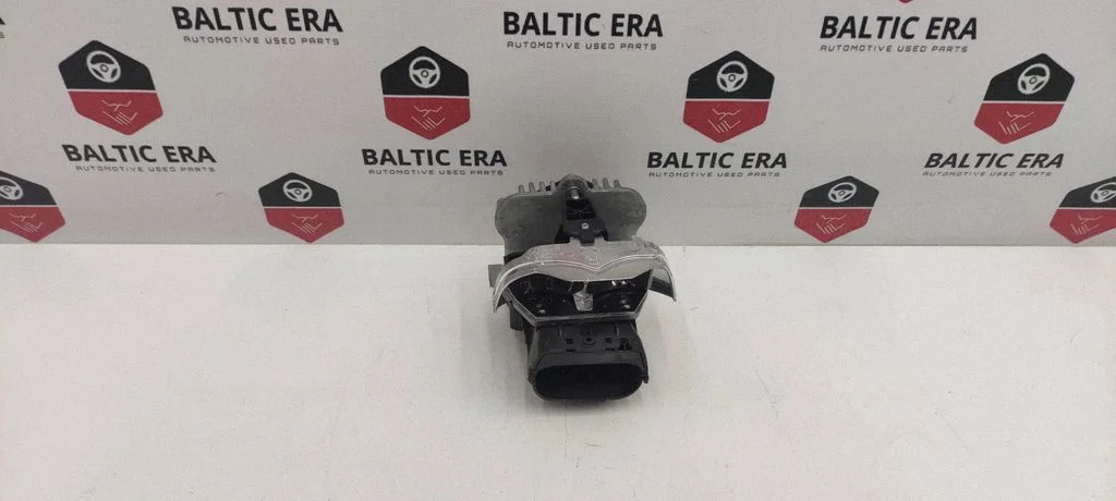 Priekšējā luktura detaļa 1039012
