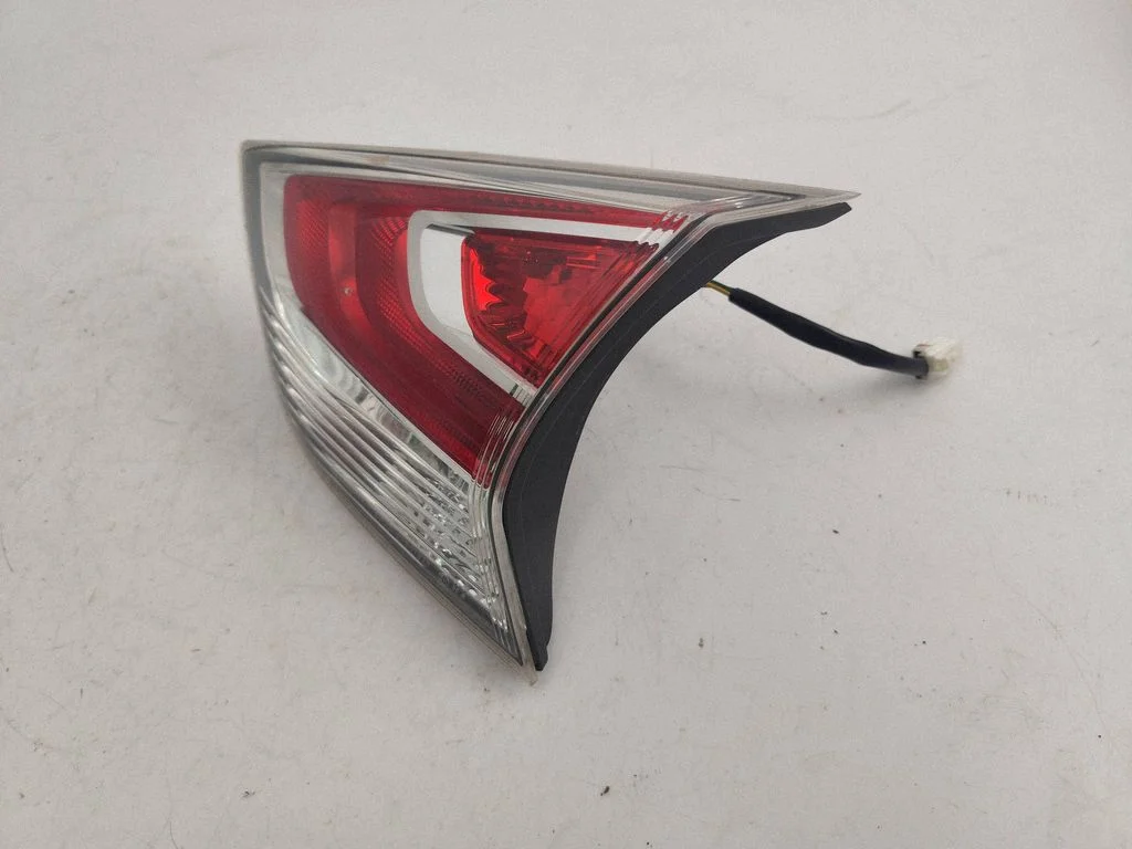 Lampa tylna w klapie A049628