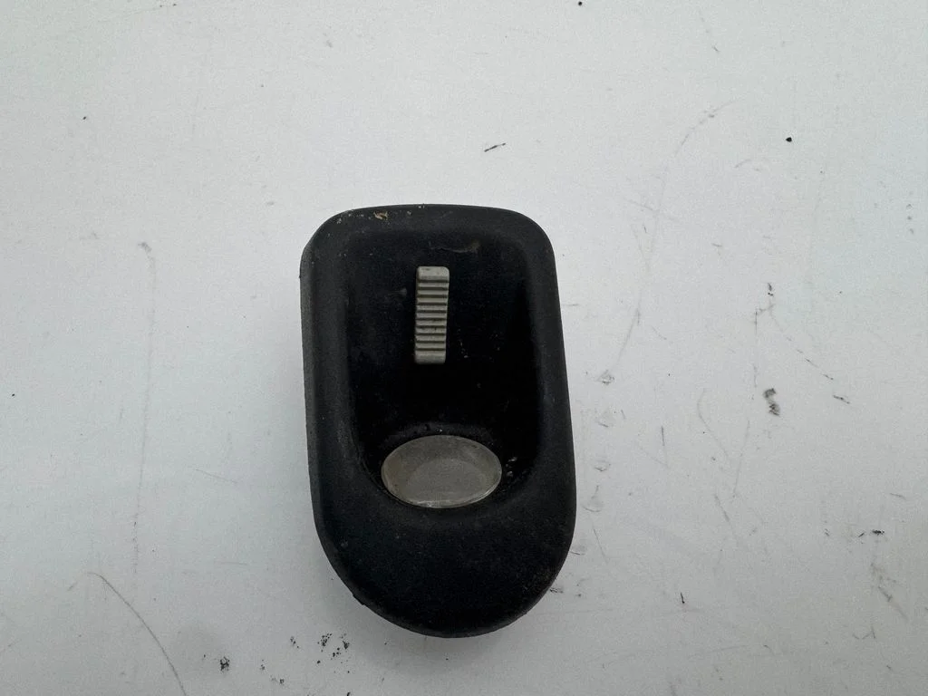 Tagaistmete valgustustuli 1268200301