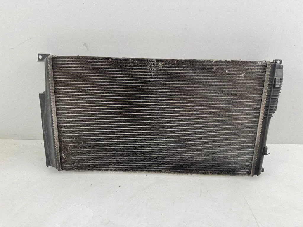 Dzesēšanas šķidruma radiators M151518B