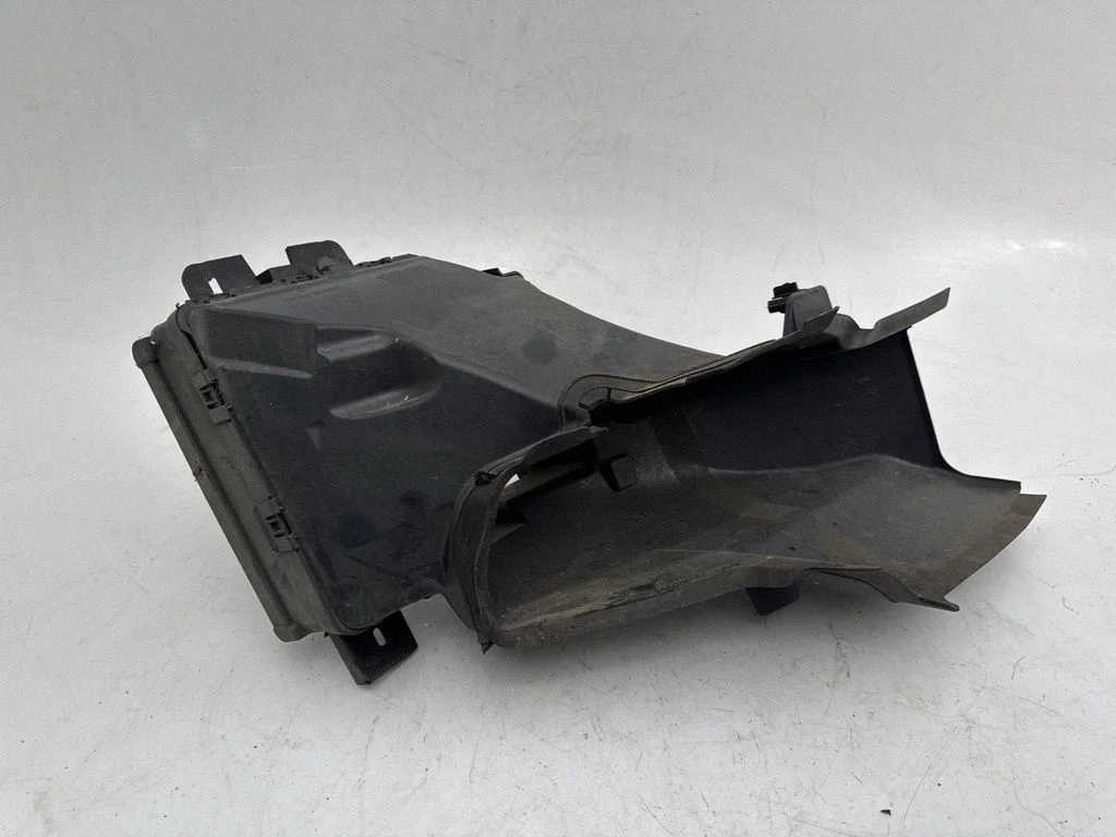 Intercooler air guide/duct channel 9830765380