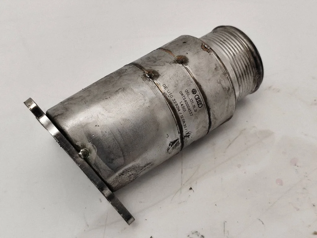 Intercooler hose/pipe 05L131111B