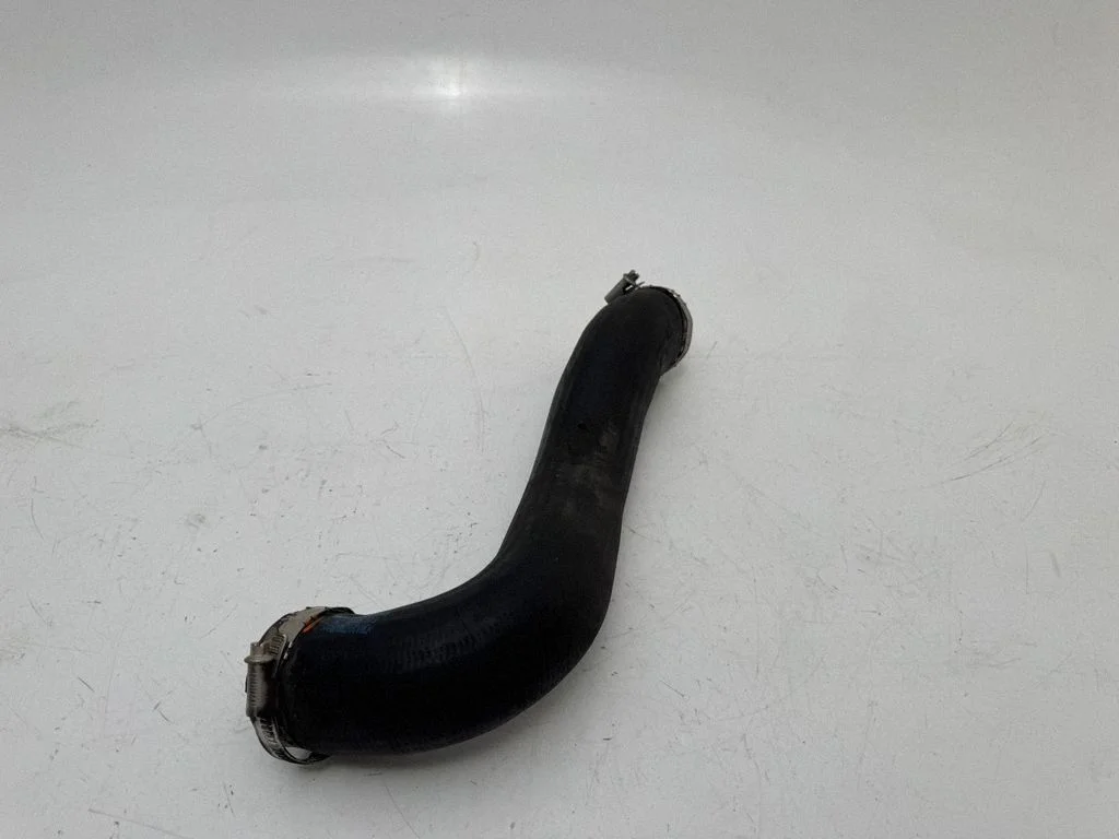 Intercooler hose/pipe 7P0145737D