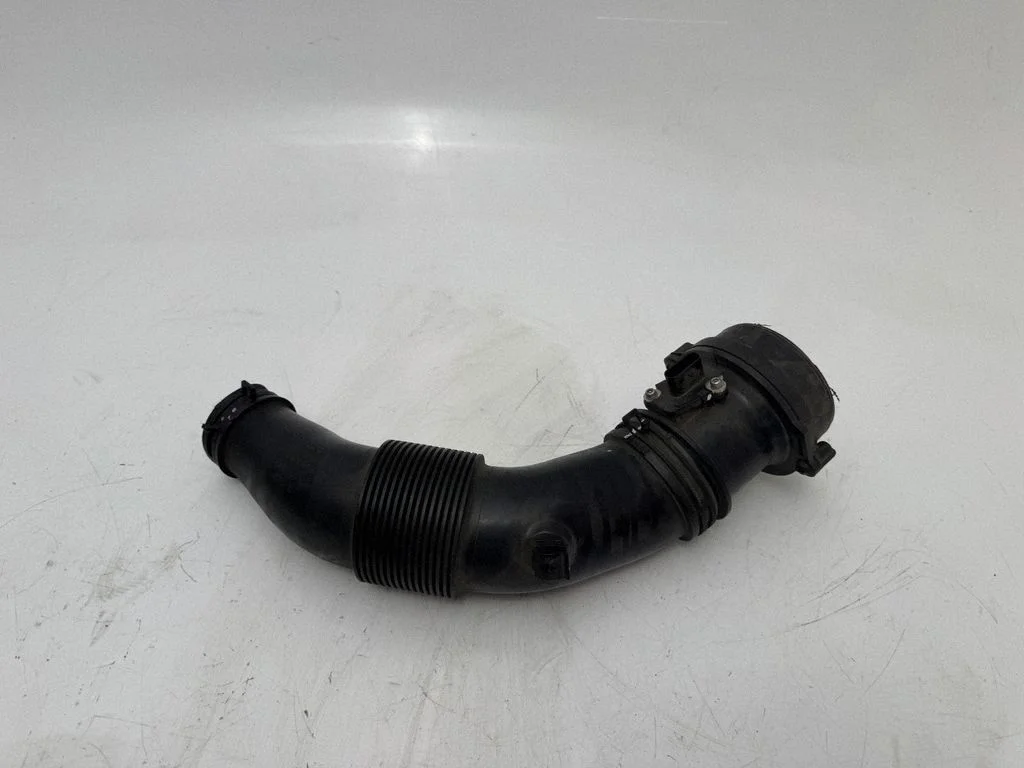 Air intake hose/pipe 7P0129627B
