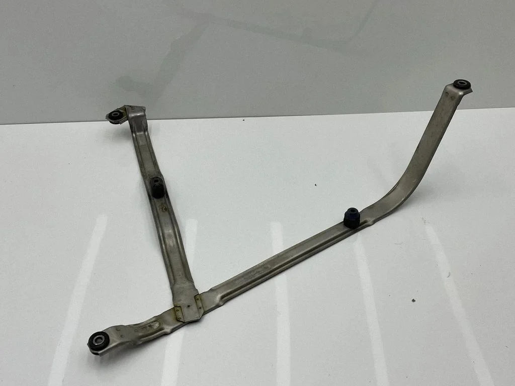 Fuel tank mounting bracket 7383181