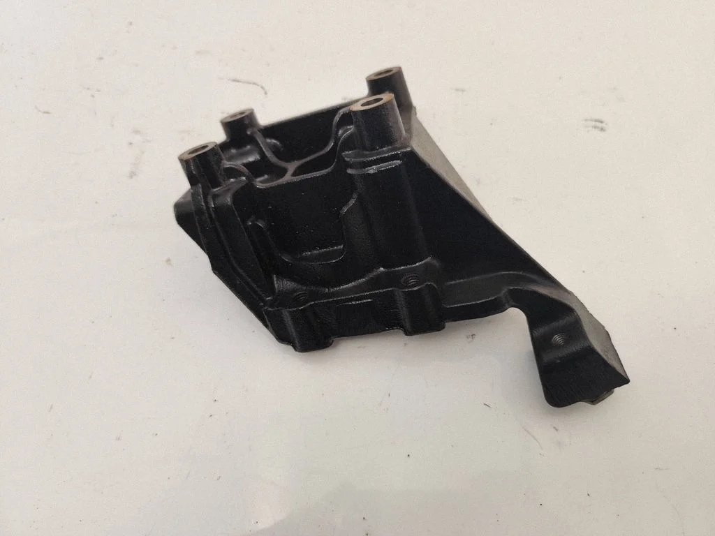 Engine mounting bracket 05L131425E