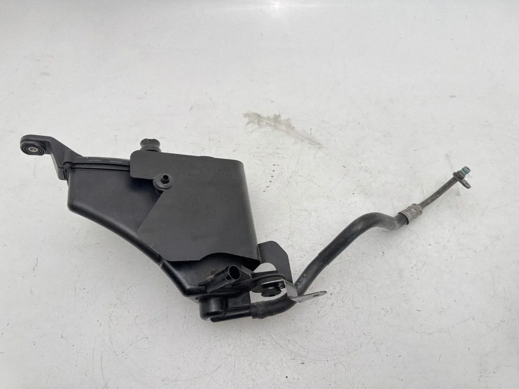 Power steering fluid tank/reservoir A2313200014