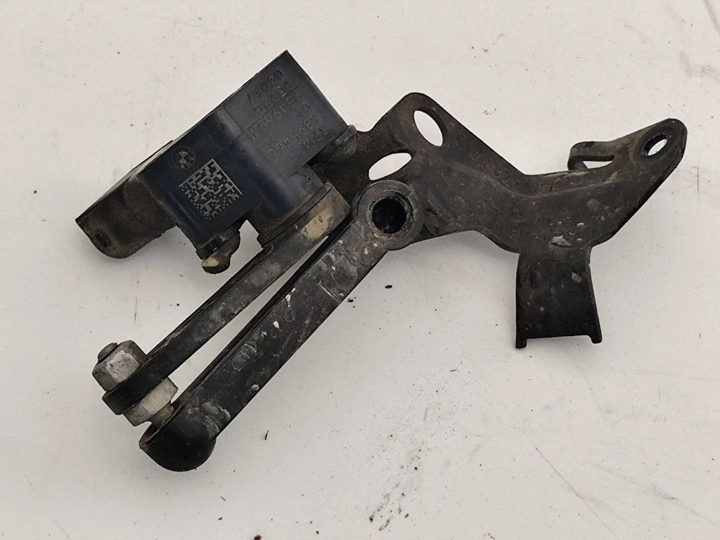 Headlight/headlamp level sensor 6895466