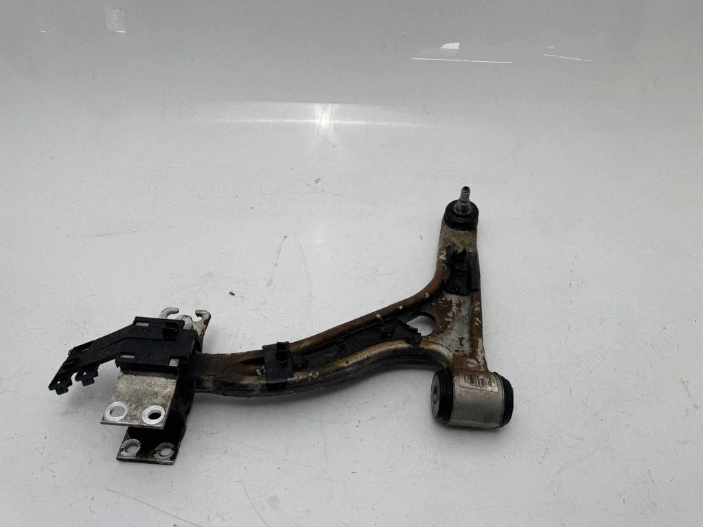 Front control arm A2463304700
