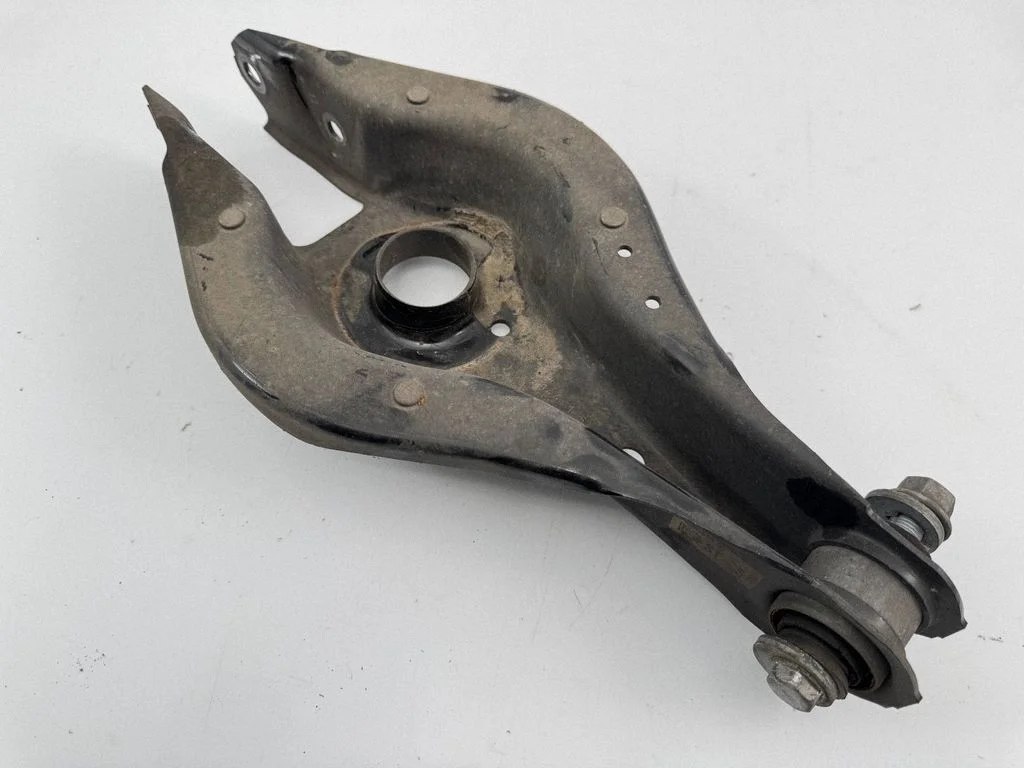 Rear upper control arm/wishbone 6886448