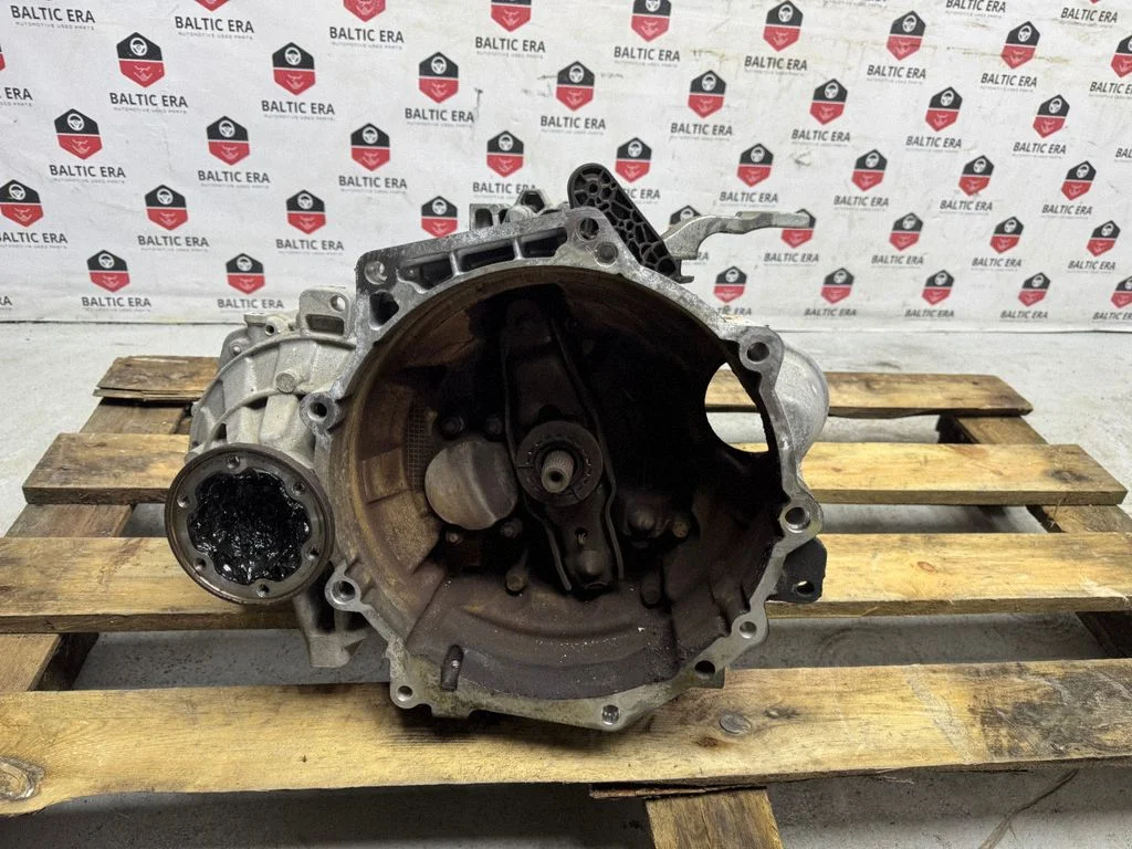 Mechaninė 5 pavarų dėžė