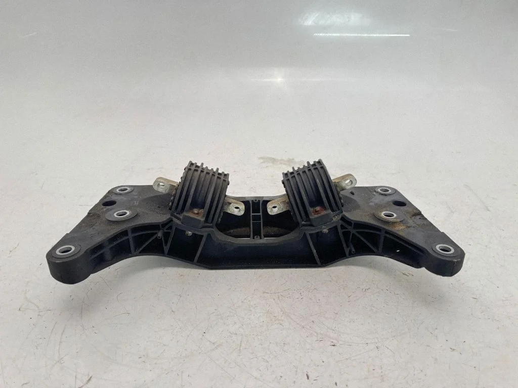 Gearbox mounting bracket 692615
