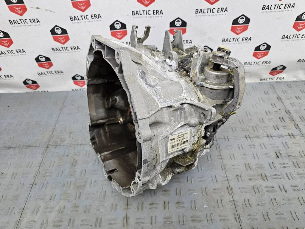Mechaninė 6 pavarų dėžė