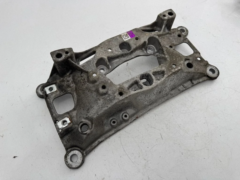Gearbox mounting bracket 8W0399262