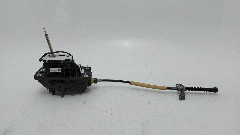 Gear selector mechanism 8R1713041D