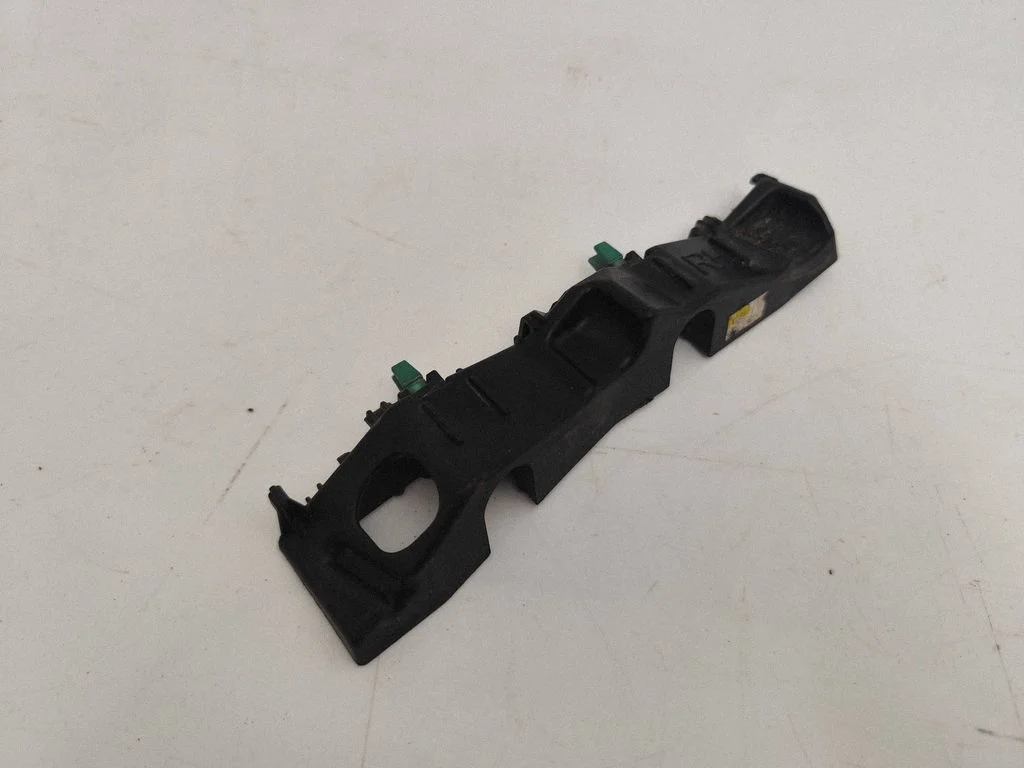 Front bumper mounting bracket 86514D5000