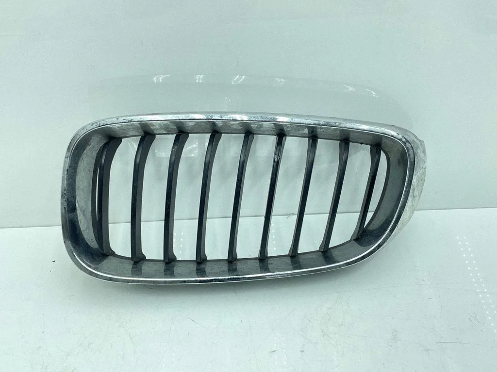 Front bumper upper radiator grill 7294803