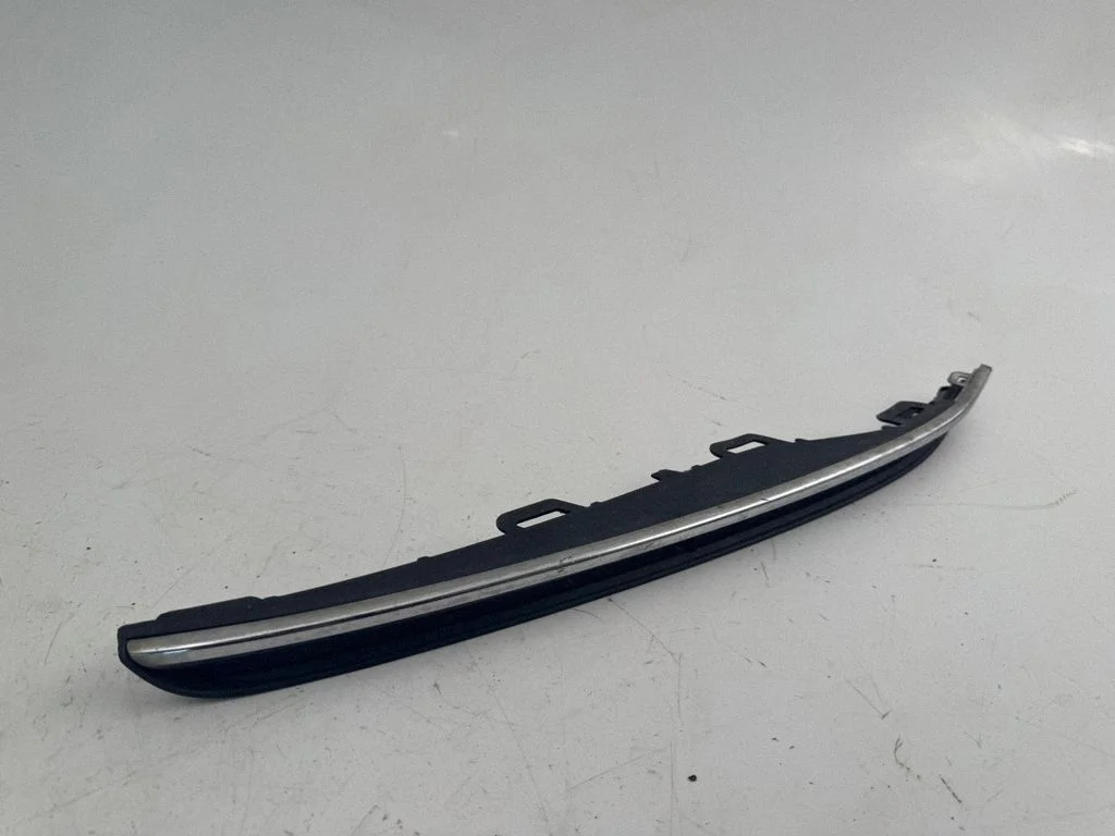 Front fog light trim/grill 5G0853665M