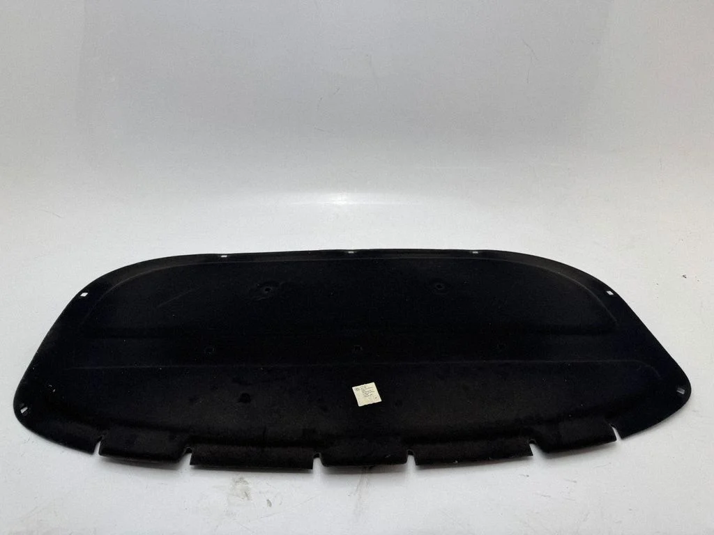Engine bonnet/hood sound/heat insulation – Volkswagen Touareg II (2010-2018)