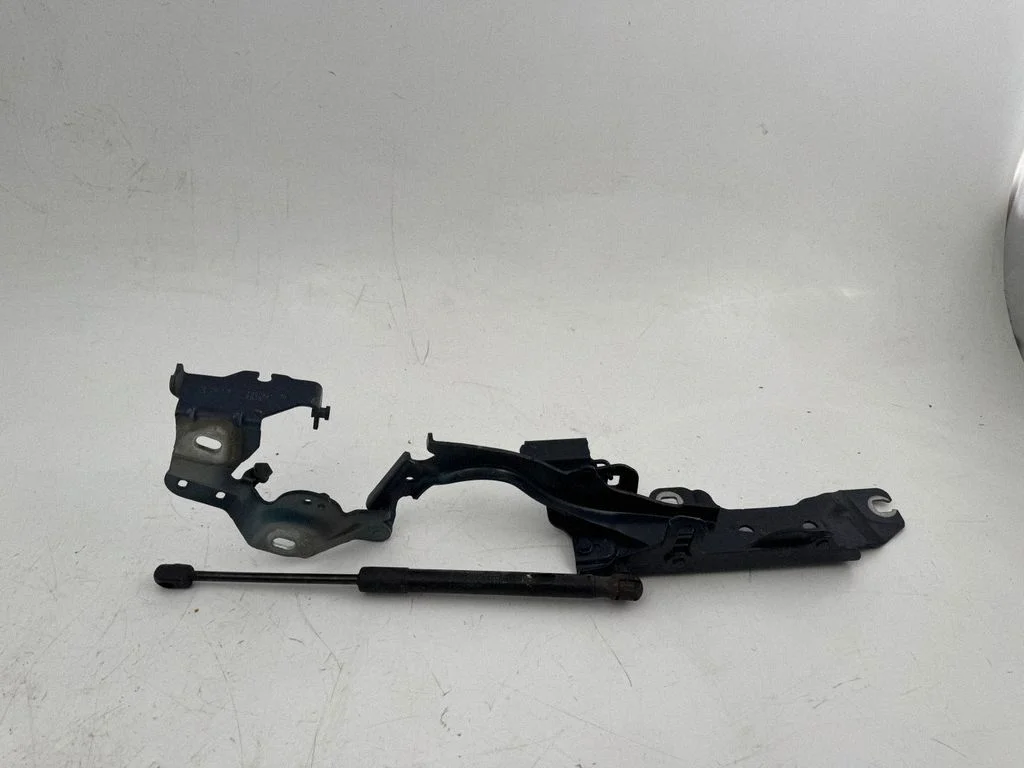 Front bonnet/hood damper/strut – BMW 2 Series F46 (2015-)