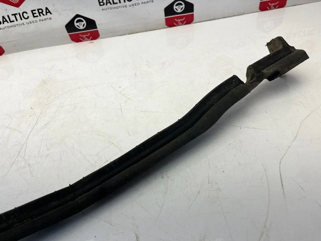 Fender foam support/seal – BMW 5 Series F10 F11 (2009-2016)