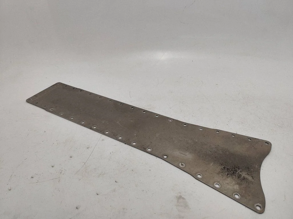 Center/middle under tray cover 44MAT15818293
