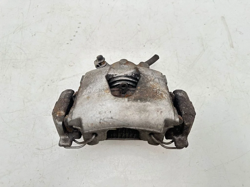 Tagumine pidurisadul JLM12426