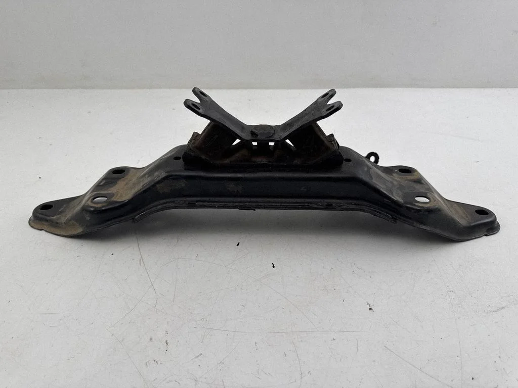 Gearbox mount 41022FL090