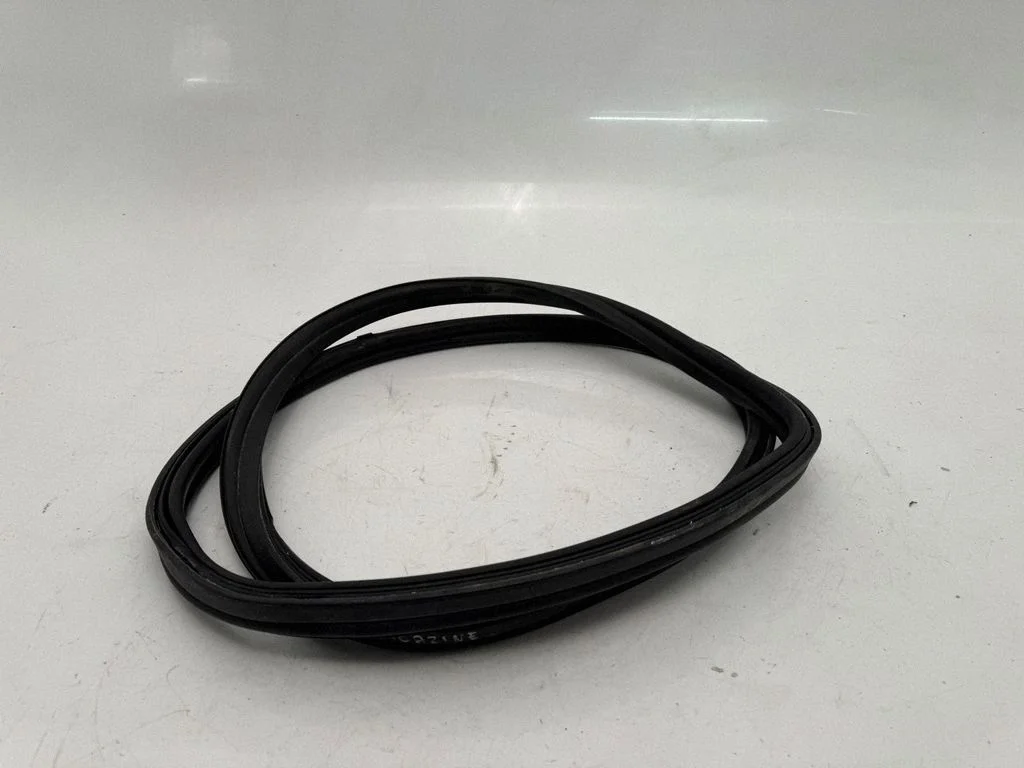 Loading door rubber seal (on body) 98651261100