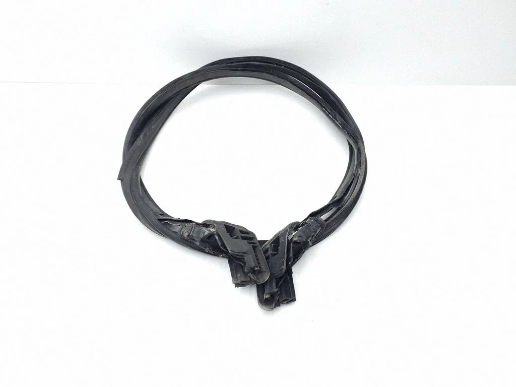 Loading door rubber seal (on body) A2317500098