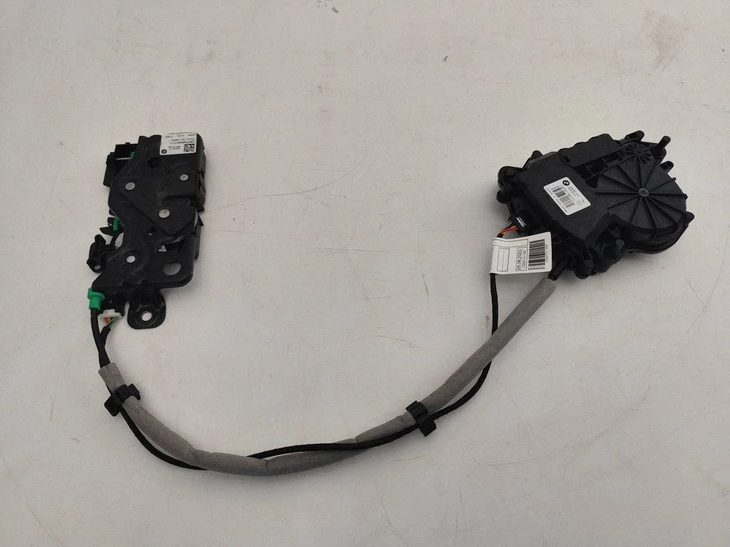 Tailgate/trunk/boot lock/catch/latch 74141105