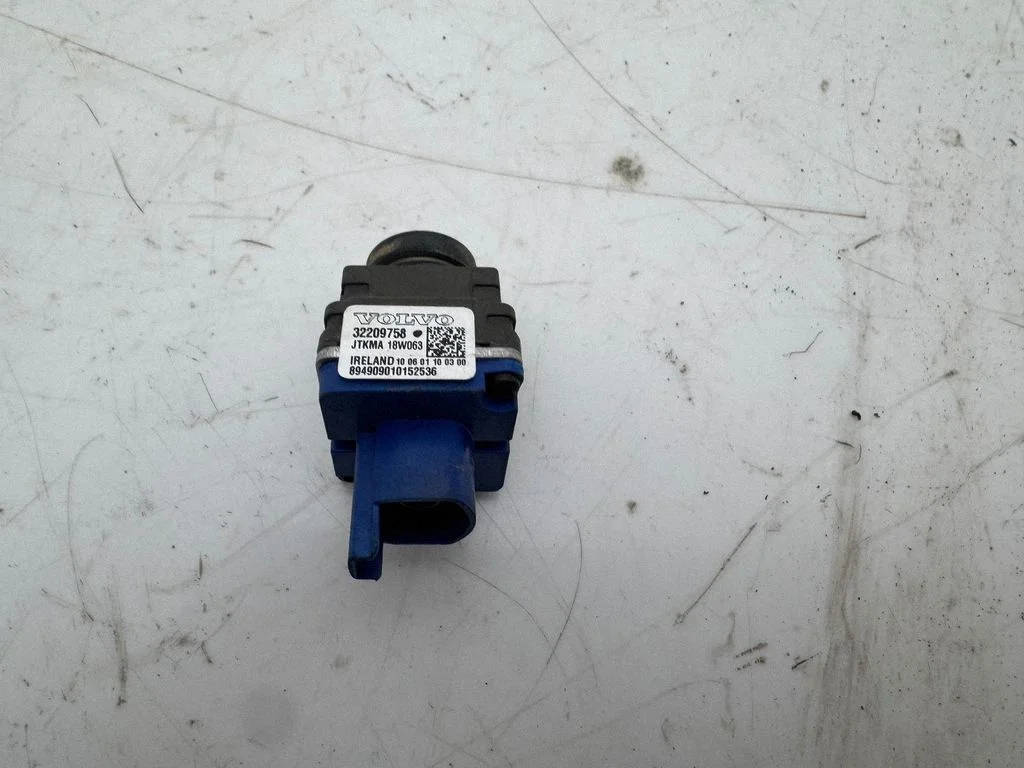 Tagurduskaamera 32209758