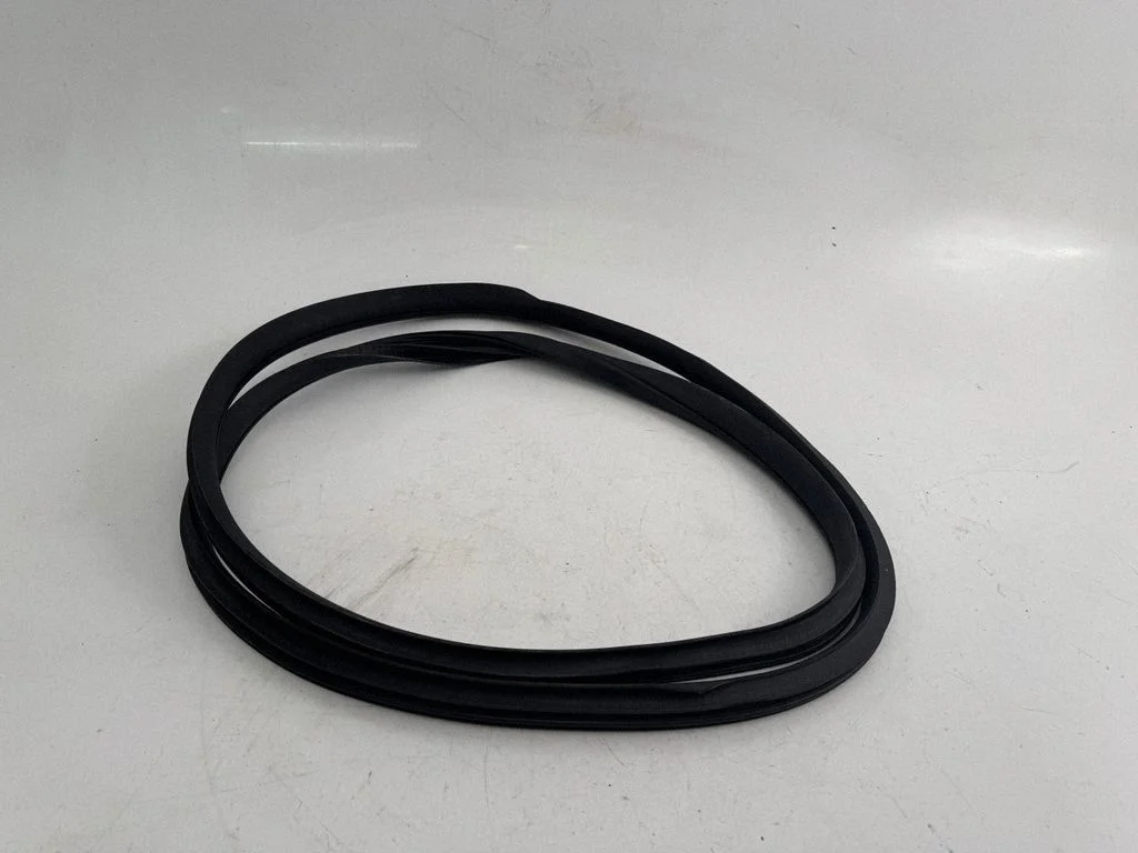 Esiukse tihend (kere pool) – Mercedes-Benz C-klass W205 (2014-2021)
