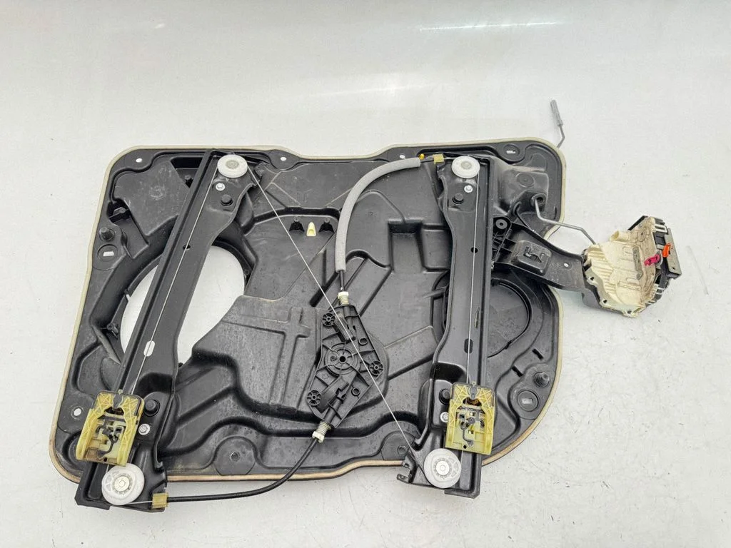 Front door window regulator with motor 68231063AE