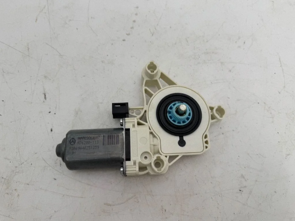 Front door window regulator motor A0009061607