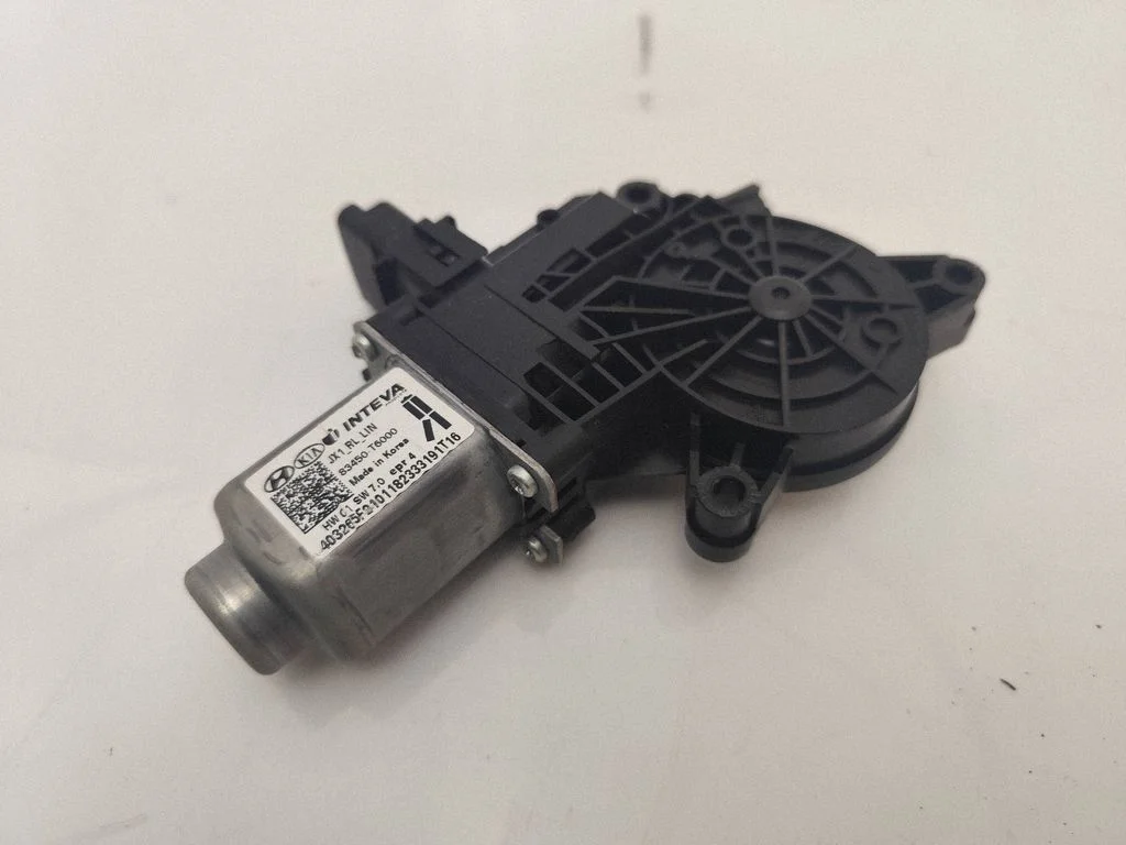 Front door window regulator motor 83450T6000