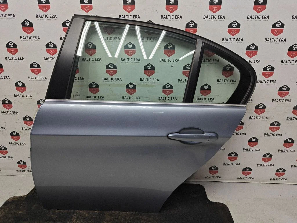 Rear door 41007203647